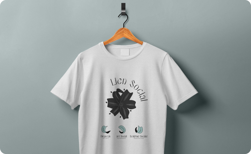 mise ne scène du système
                         de logo sur un T-shirt blanc sur un ceintre